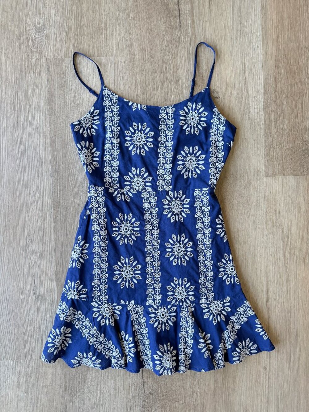 AQUA Cosmo Eyelet Dress Blue Spaghetti Strap Mini Dress SMALL